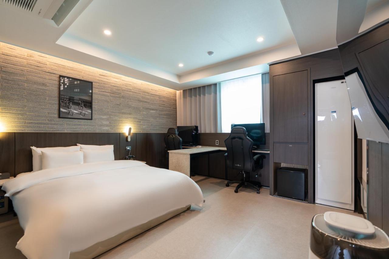 Jecheon Hound Hotel Chech'ŏn Екстериор снимка