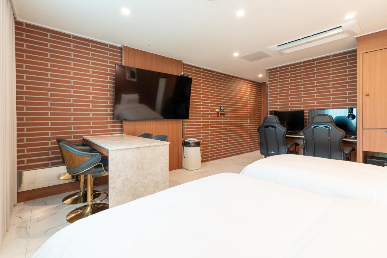 Jecheon Hound Hotel Chech'ŏn Екстериор снимка