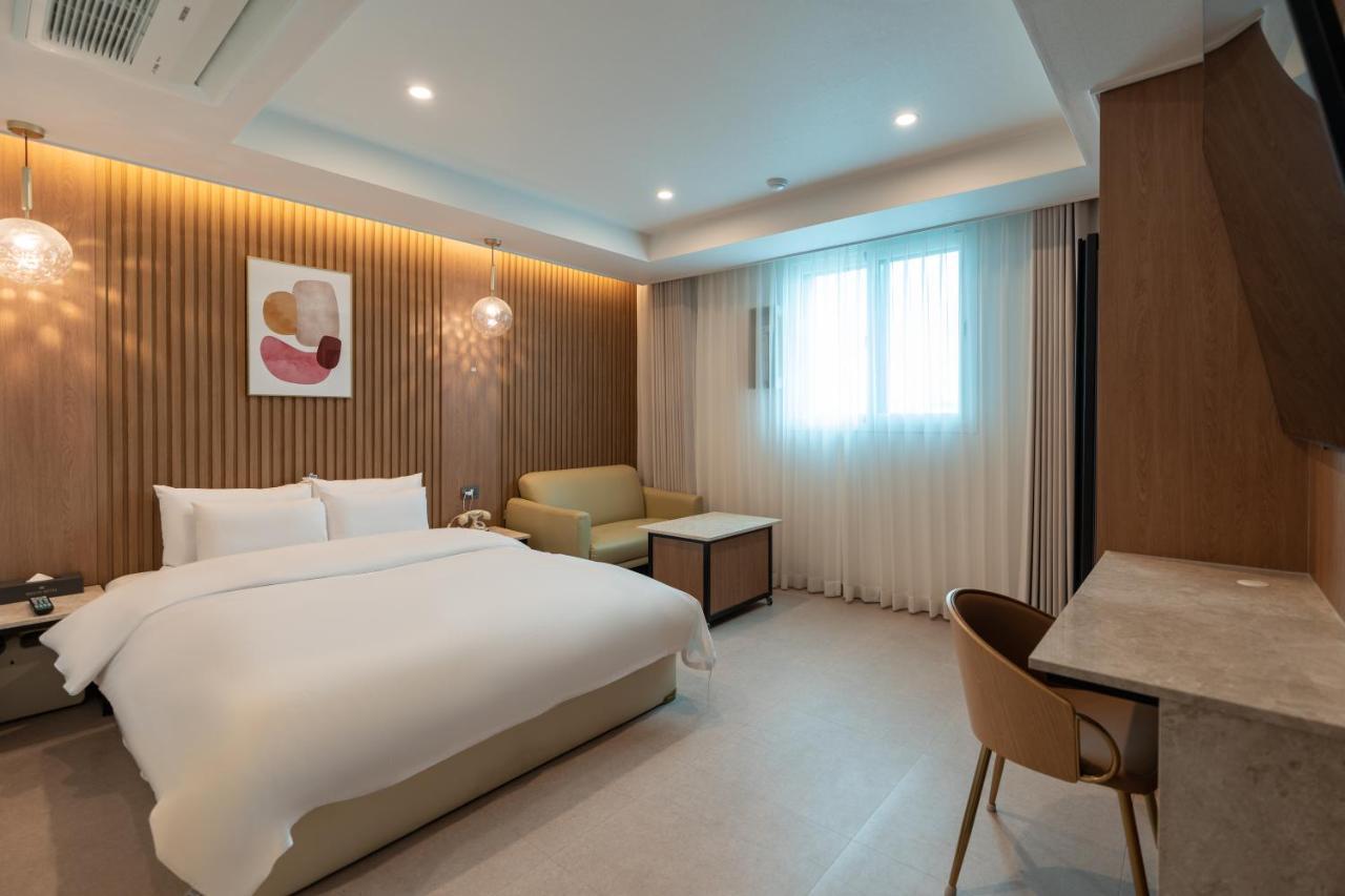 Jecheon Hound Hotel Chech'ŏn Екстериор снимка