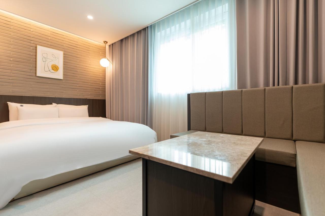 Jecheon Hound Hotel Chech'ŏn Екстериор снимка