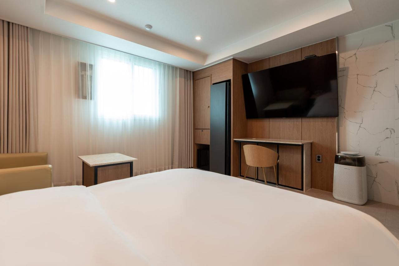 Jecheon Hound Hotel Chech'ŏn Екстериор снимка