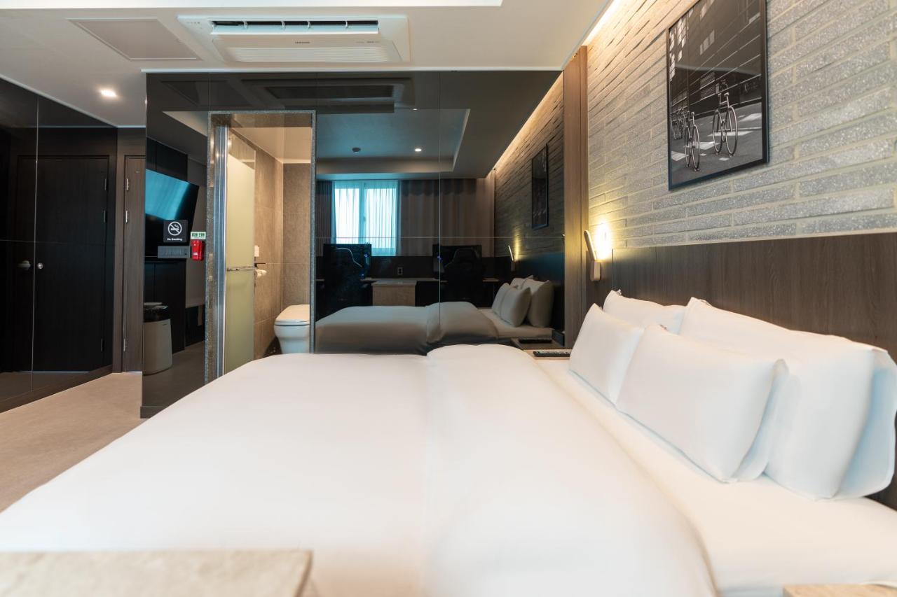 Jecheon Hound Hotel Chech'ŏn Екстериор снимка