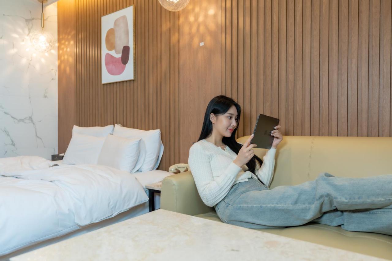 Jecheon Hound Hotel Chech'ŏn Екстериор снимка