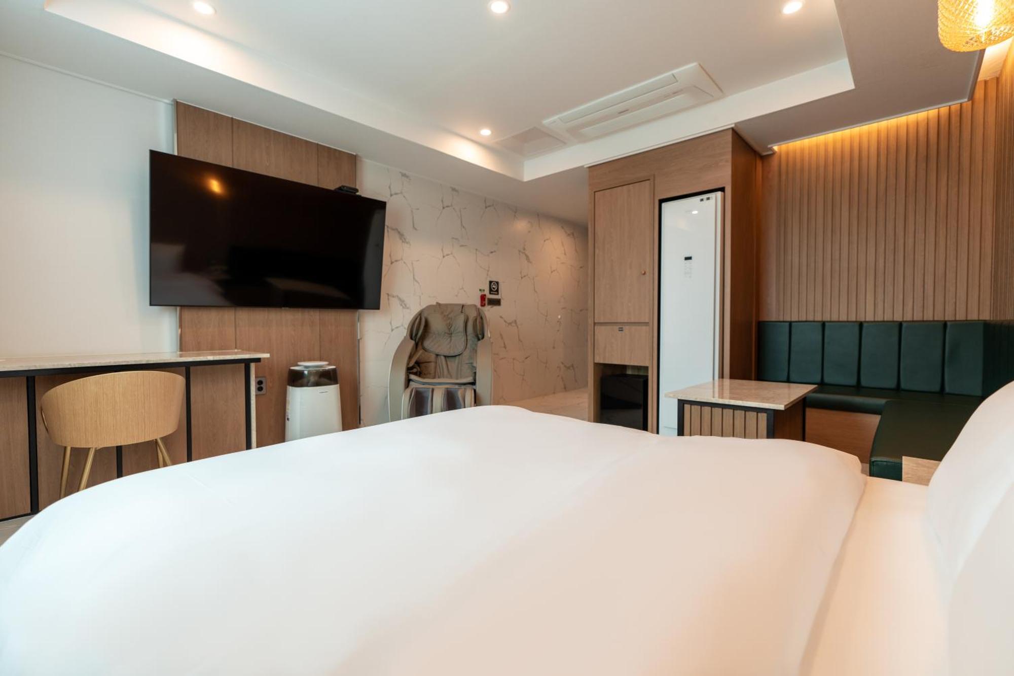 Jecheon Hound Hotel Chech'ŏn Екстериор снимка
