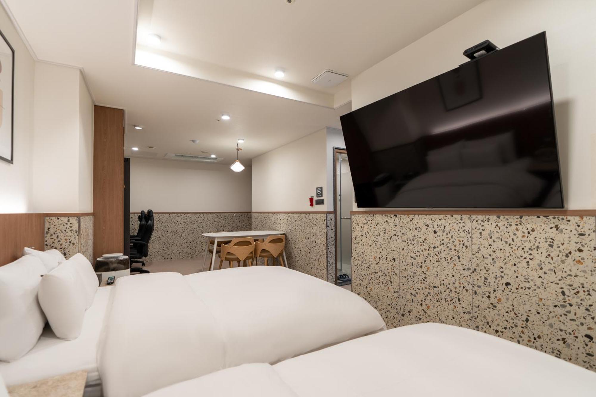 Jecheon Hound Hotel Chech'ŏn Екстериор снимка