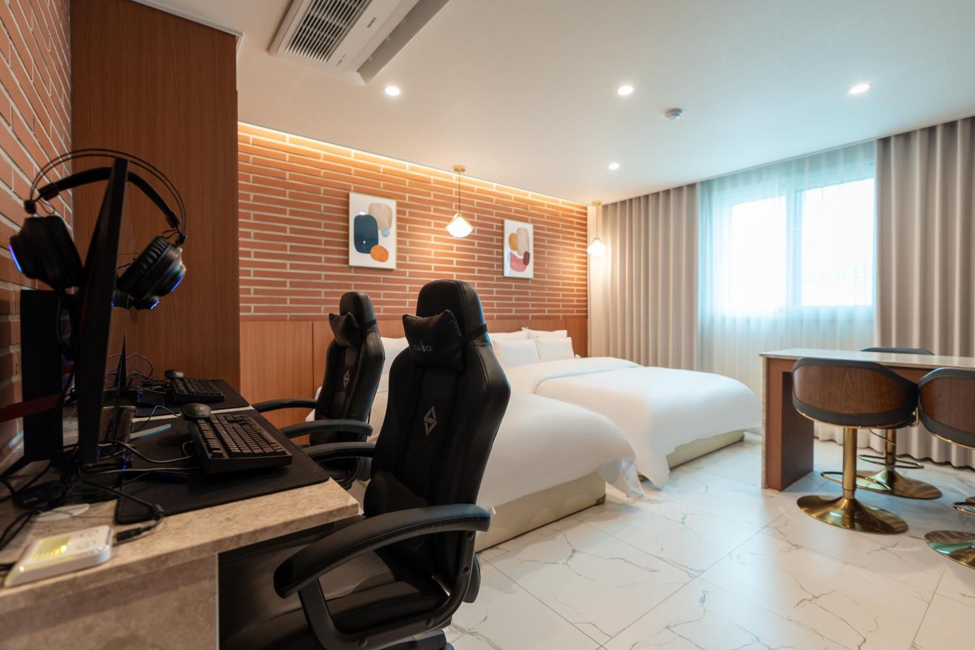 Jecheon Hound Hotel Chech'ŏn Екстериор снимка