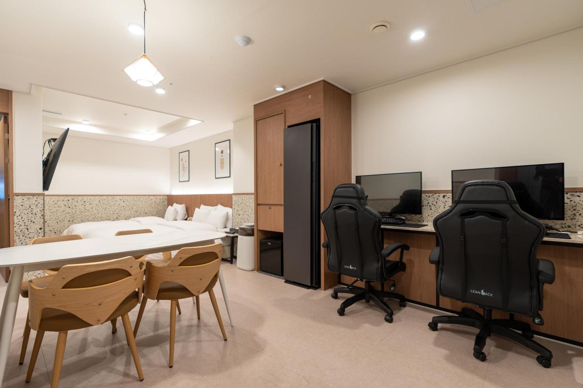 Jecheon Hound Hotel Chech'ŏn Екстериор снимка